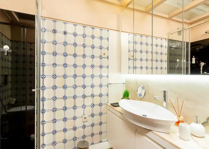 Appartamento Duplex 2 Bedroom For 3 In Bolhao Market Oporto