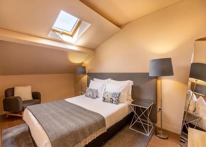 Duplex 2 Bedroom For 3 In Bolhao Market Apartment