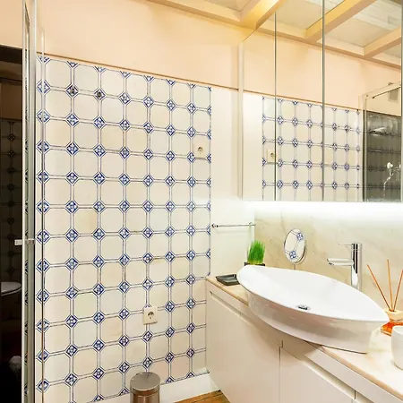 아파트 Duplex 2 Bedroom For 3 In Bolhao Market 포르투